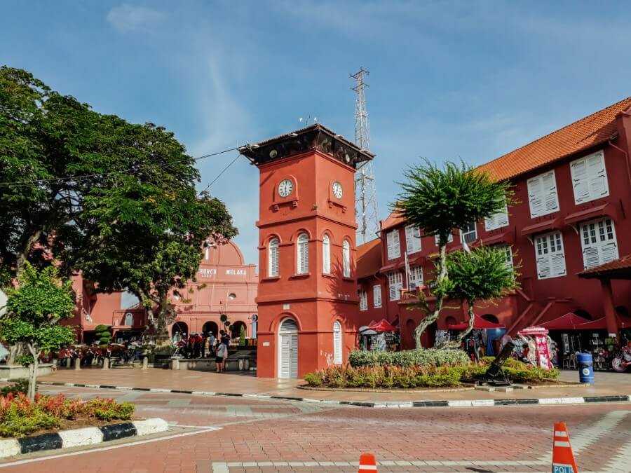 red clocktower in Melaka: 2 weeks in malaysia itinerary 