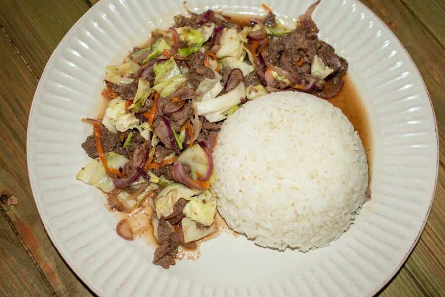 stir fried beef bulgogi with sticky rice