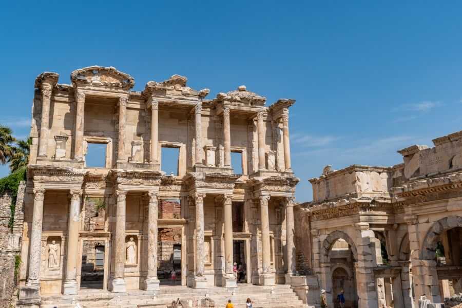facade of the library of Celsus | How to get from Istanbul to Ephesus